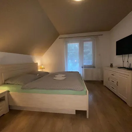 Remata 879 Handlová